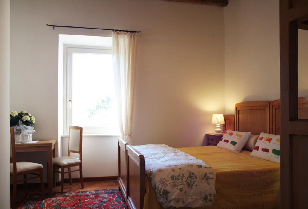 Antico Glicine B&B Maslianico Room photo